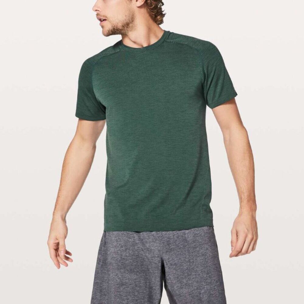 Lululemon Metal Vent Tech Short Sleeve Shirt in Dark Voyage / Antigua
